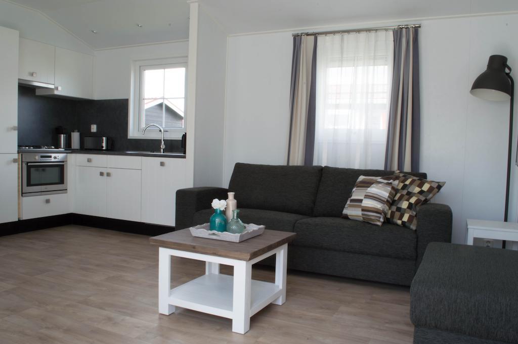 Chaletverhuur-Olmenduin Serooskerke  Room photo