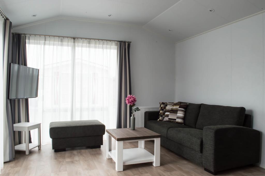 Chaletverhuur-Olmenduin Serooskerke  Room photo